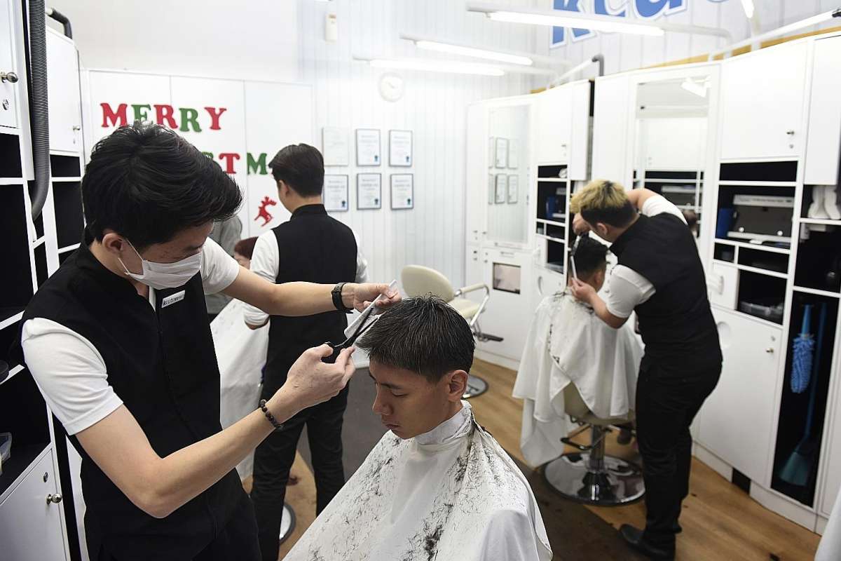 Express salons at the cutting edge Bootstrap